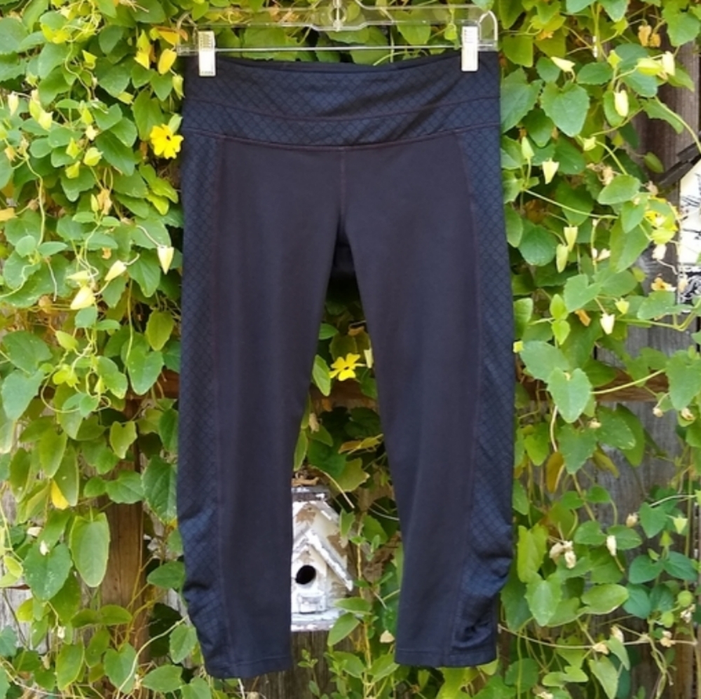 ATHLETA Balance Quilted Ruched Capri Leggings S Worn 2x